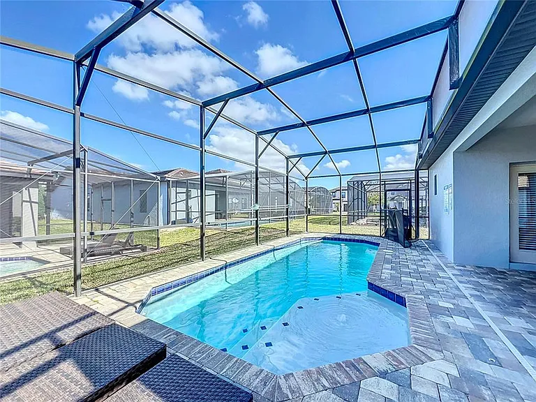 185 Brookes Pl — Photo 30