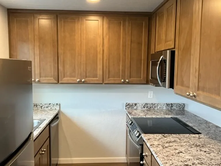 610 E Main St #3D — Photo 2