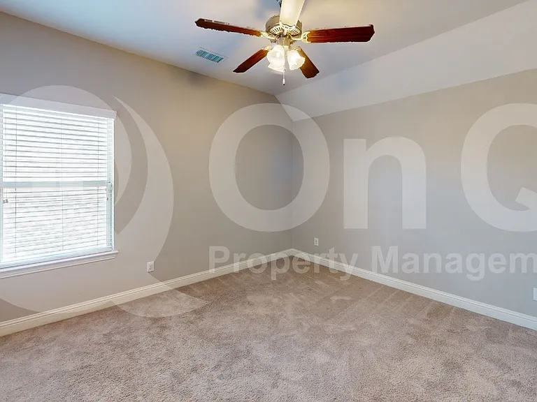 901 Colby Dr — Photo 16