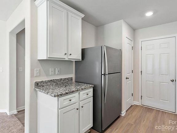 3rd image of 648 Lamorak Pl