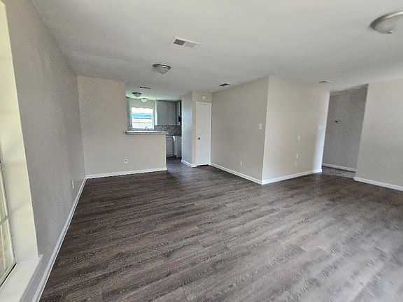 3rd image of 1110 Greencroft St