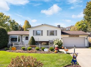 1605 Sweet Briar Cir NW, Massillon, OH 44646