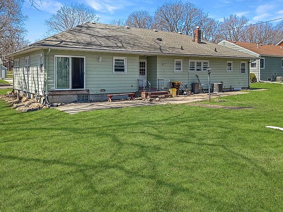 5th image of 841 Redwood Dr