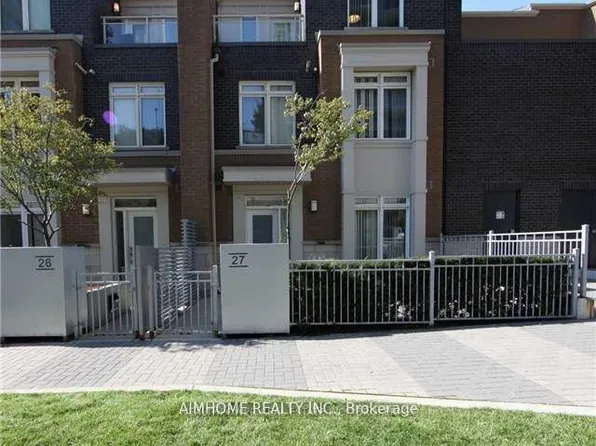370 Square One Dr #27, Mississauga, ON L5B 0E6