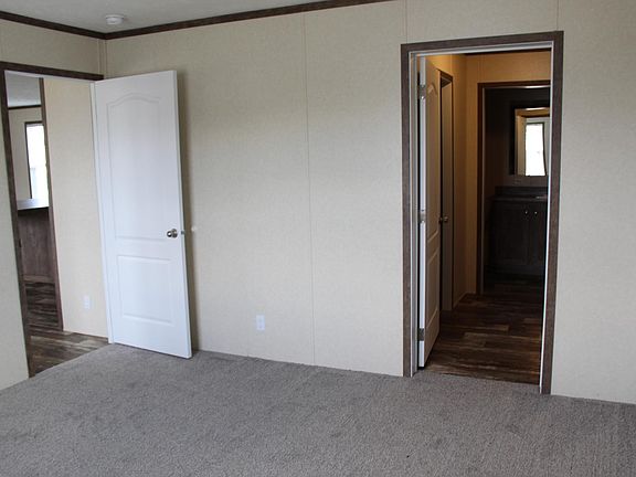 2nd image of 231 Bayberry Ln
