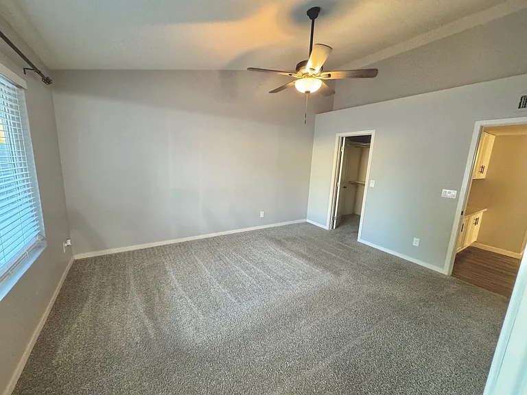 1618 W Brooks St — Photo 14