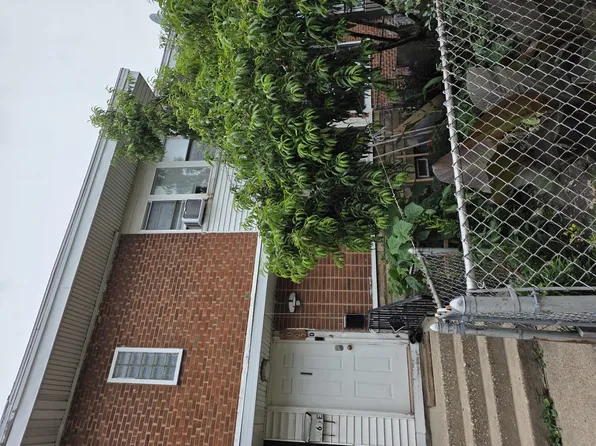 5065 W Gladys Ave APT D, Chicago, IL 60644
