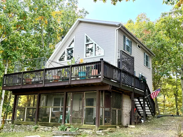 152 Robin Way, Lackawaxen, PA 18435