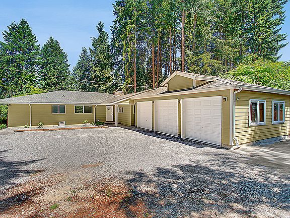 3rd image of 16121 SE 42nd Pl