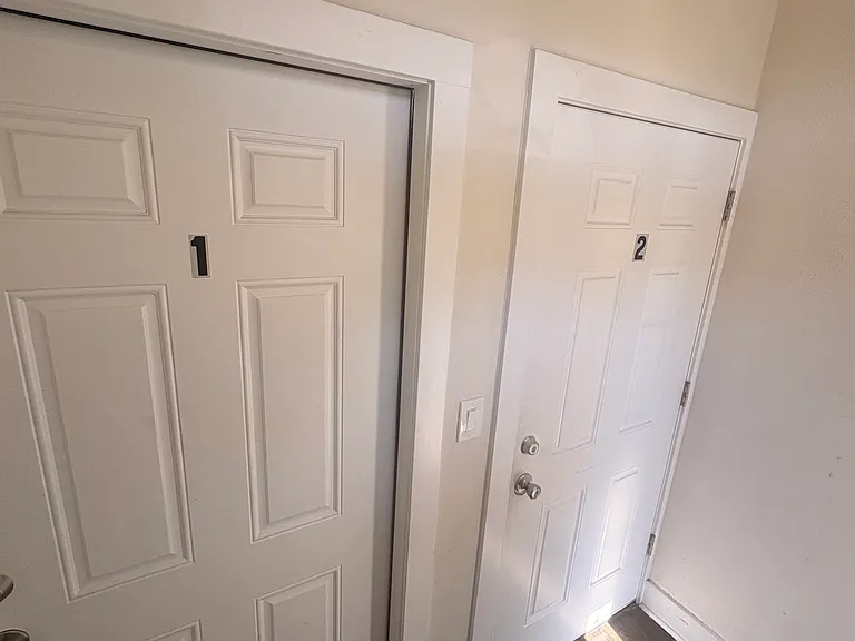 6624 S Rhodes Ave #1 — Photo 2