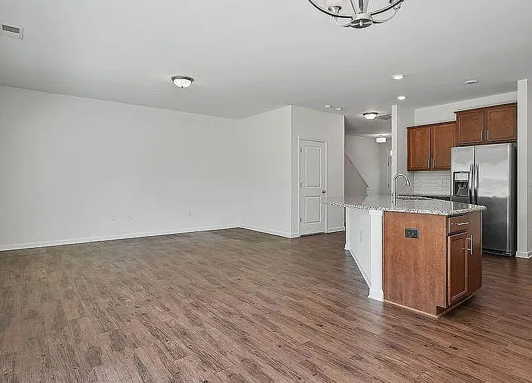 1800 Birdhouse Ln — Photo 6