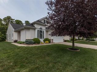 33 Strathmere St, Waretown, NJ 08758