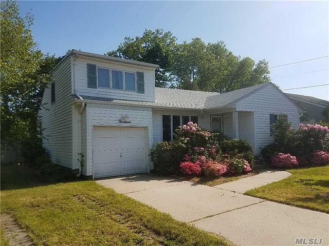 2nd image of 14 Gainsboro Ln
