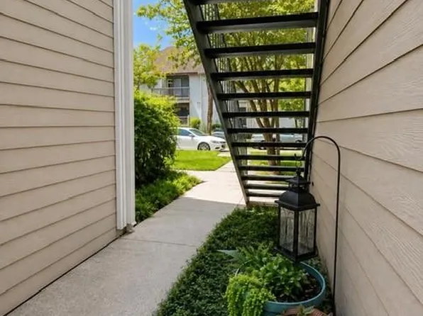 10049 Westpark Dr APT 175, Houston, TX 77042