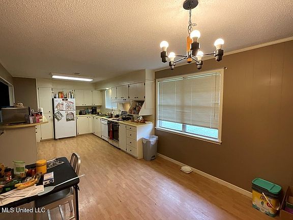 2nd image of 1617 E David Cir