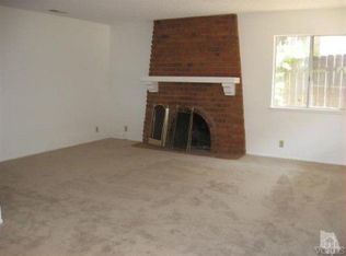 25 Apricot St, Oak View, CA 93022