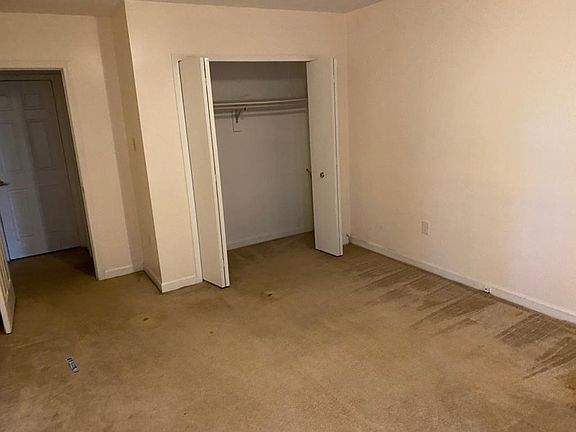 3rd image of 4613 Luxberry Dr