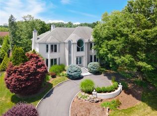 25 Fieldstone Ct, New City, NY 10956