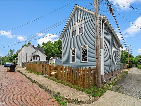 2nd image of 1922 W 61st St