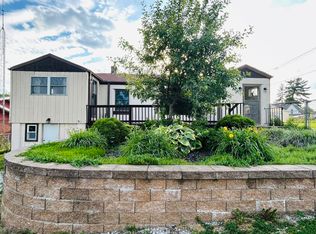 51 S 8th St, Hamilton, IL 62341