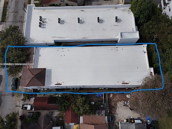 5th image of 1021 NW 3rd St APT 206