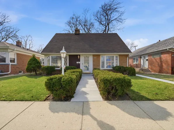 7538 E Prairie Rd, Skokie, IL 60076