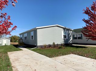 33075 Larkspur Ct, Lenox, MI 48048