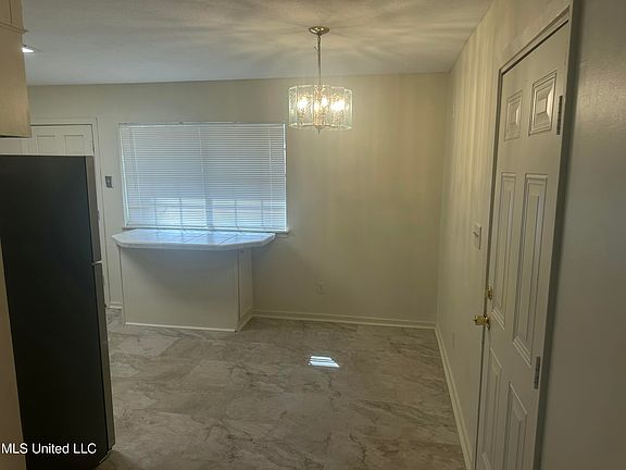 5th image of 2835 Glenderry St