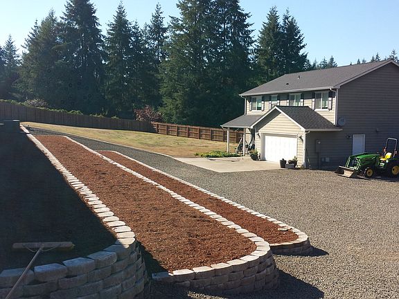 2nd image of 120 Home Town Dr