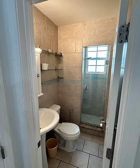 913 N Fairfax Ave #10 — Photo 3