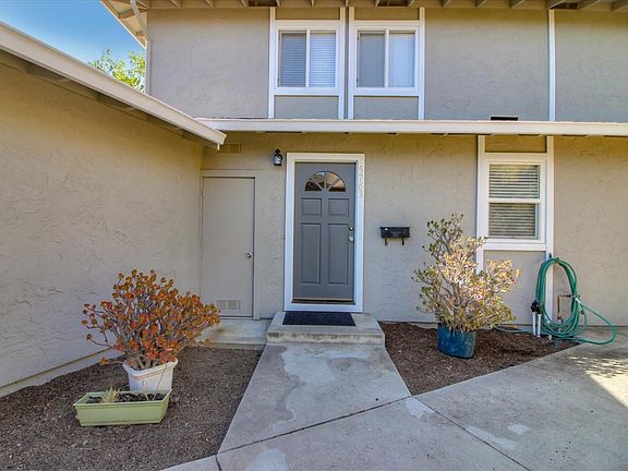 3rd image of 5783/5785 Lilac Blossom Ln