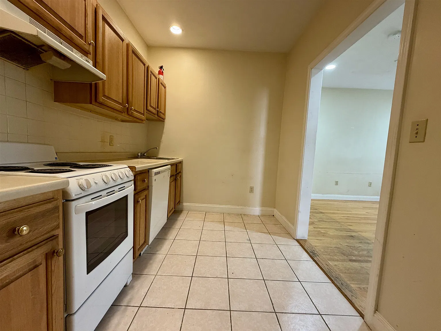2 bed, $3,000 — Photo 2