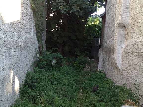 4th image of 218 W Seymour St