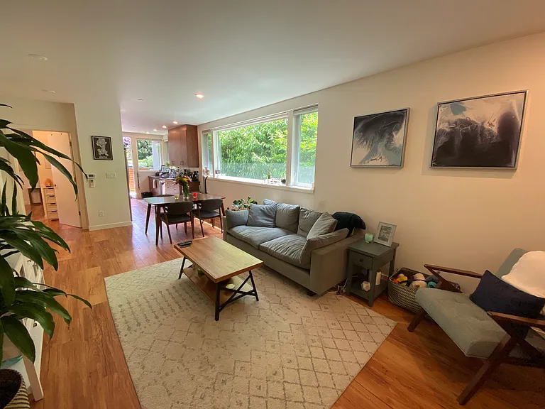 2351 Franklin Ave E #101 — Photo 3