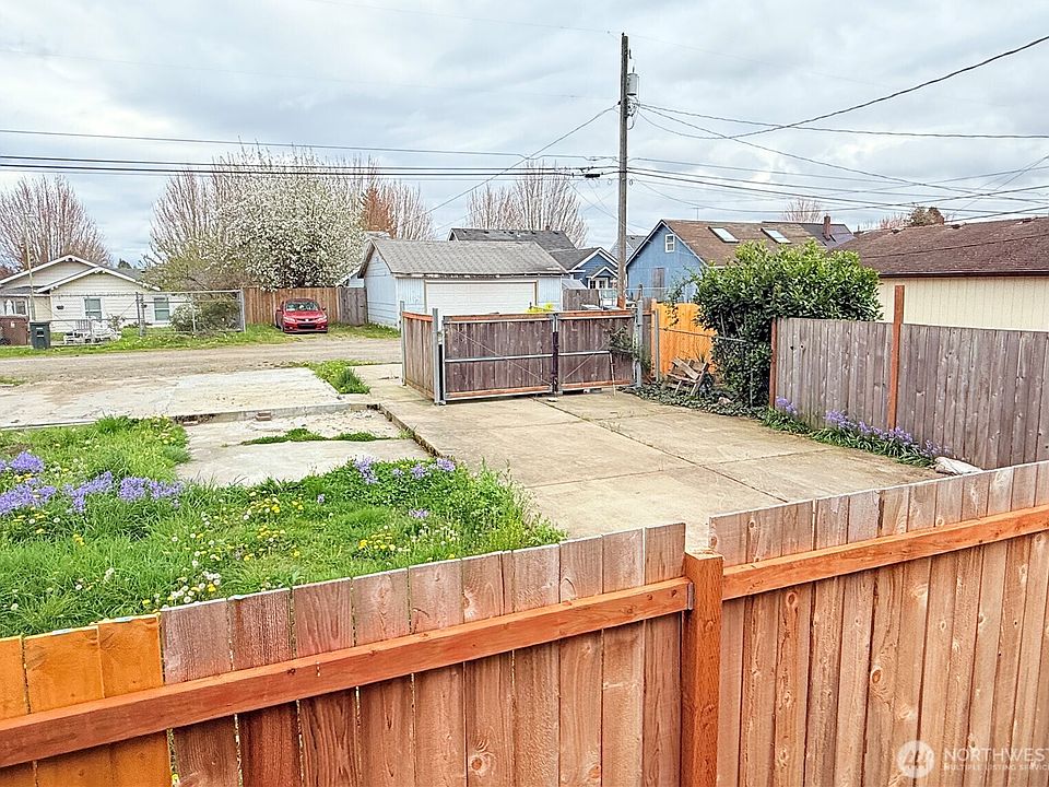 2nd image of 4309 Tacoma Avenue S #3