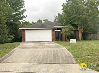 7908 Lola Cir, Navarre, FL 32566