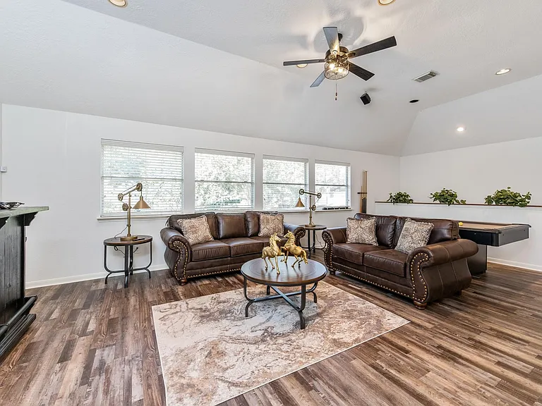 15826 Jamie Lee Dr — Photo 31
