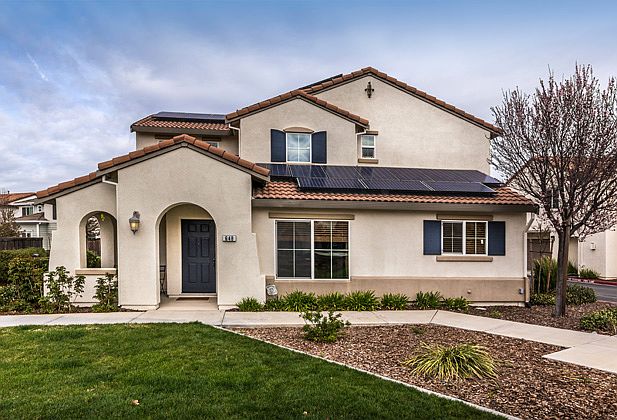 1st image of 648 Azevedo Ct