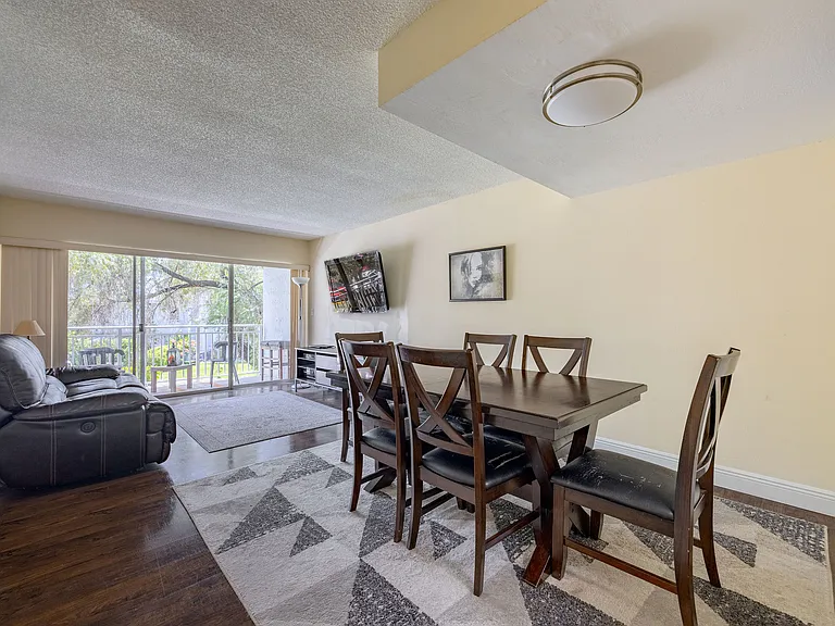 9365 Fontainebleau Blvd — Photo 18