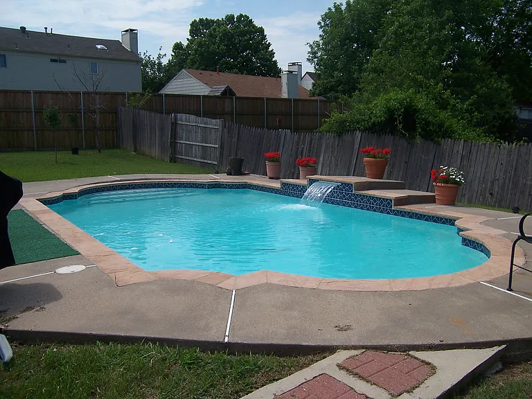 1612 Colony St — Photo 8