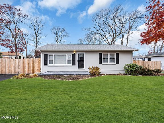 2nd image of 918 Briar Avenue