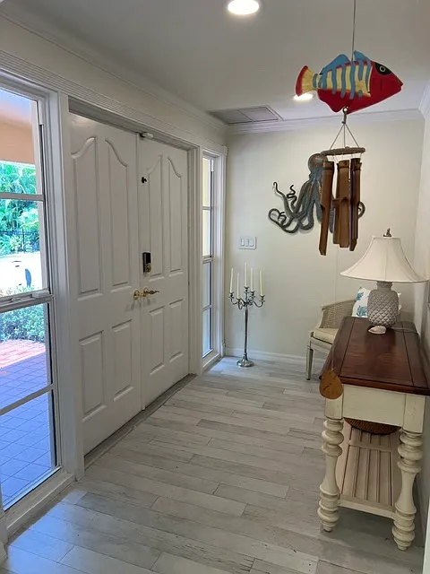4 bed, 2439 sqft, $5,200 — Photo 4