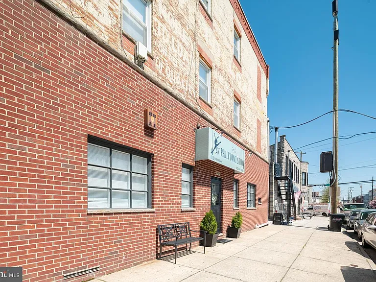 1309 W Moyamensing Ave — Photo 4