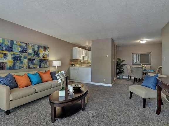 2nd image of 808 Laurel Ave APT 202
