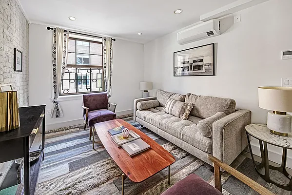 Rented by Bond New York | media 23