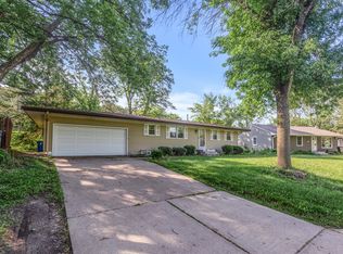 1064 Hackmann Cir NE, Fridley, MN 55432