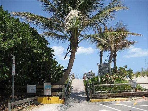 Beach Access on Washington Ave.