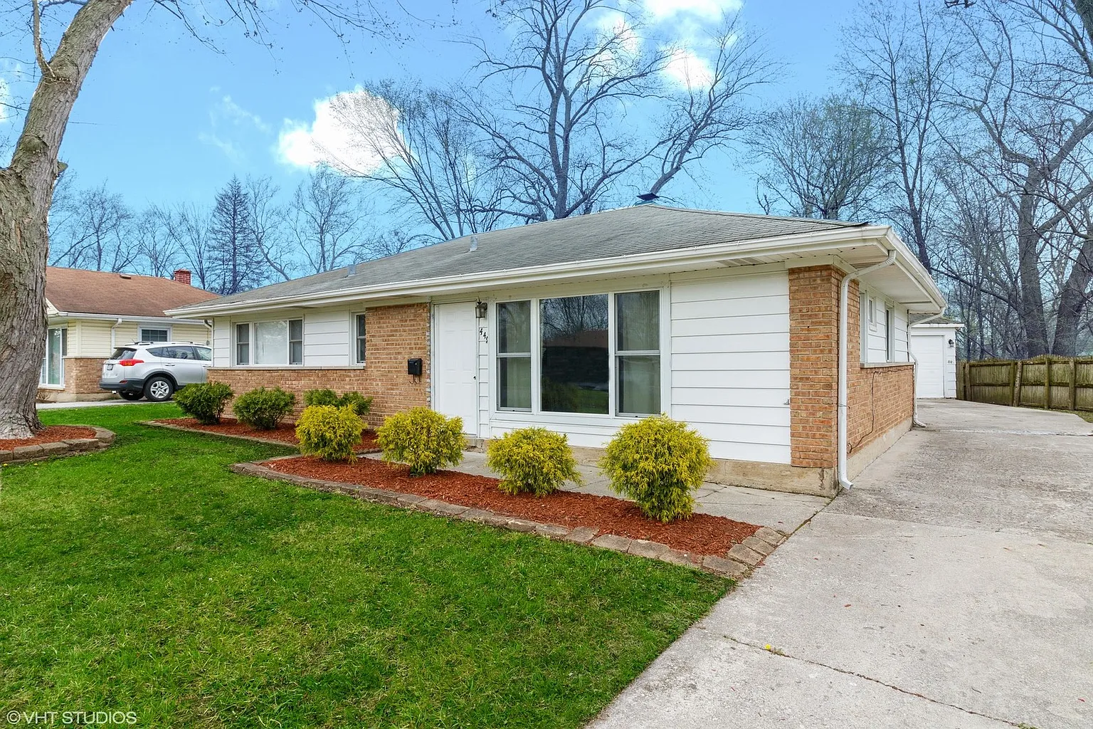 449 Indianwood Blvd photo 1