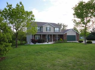 619 Woodland Hills Rd, Troy, IL 62294