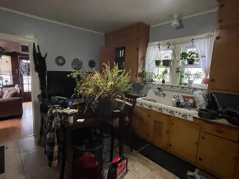 2849 N Pierce St — Photo 2